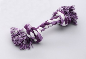 Ein buntes Spieltau mit Knoten