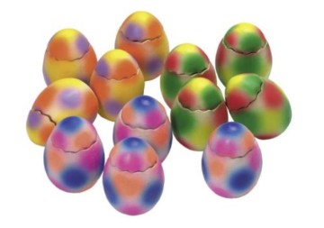 Das Karlie Flamingo Latex Pop-Up Ei besteht aus Latex und ist ein keines, aber stabiles und langlebiges Kausspielzeug. Auch zum Apportieren.