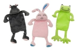 Das Knister-Hundespielzeug besteht aus weichem Plüschstoff und ist über 30 cm groß. Es wurde hierbei bewußt auf eine zusätzliche Füllung verzichtet.