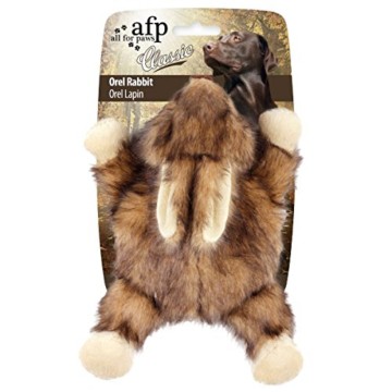 Dieses Plüsch-Kaninchen ist nicht nur zum Kuscheln gedacht, sondern es ist durch die eingebaute Kunsstoffscheibe ein geniales Wurfspielzeug.